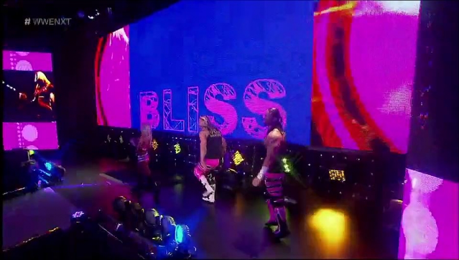 Bayley___Alexa_Bliss_Segment_mp4_20161203_012823_727.jpg