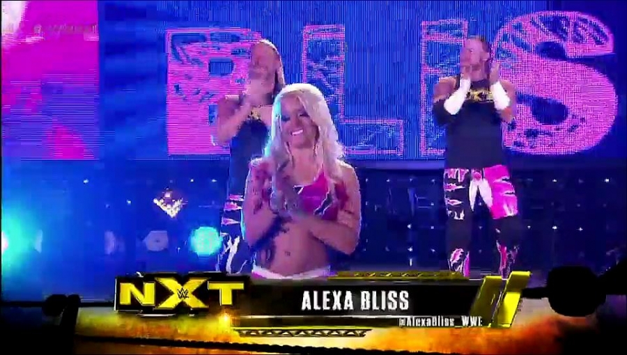 Bayley___Alexa_Bliss_Segment_mp4_20161203_012830_422.jpg