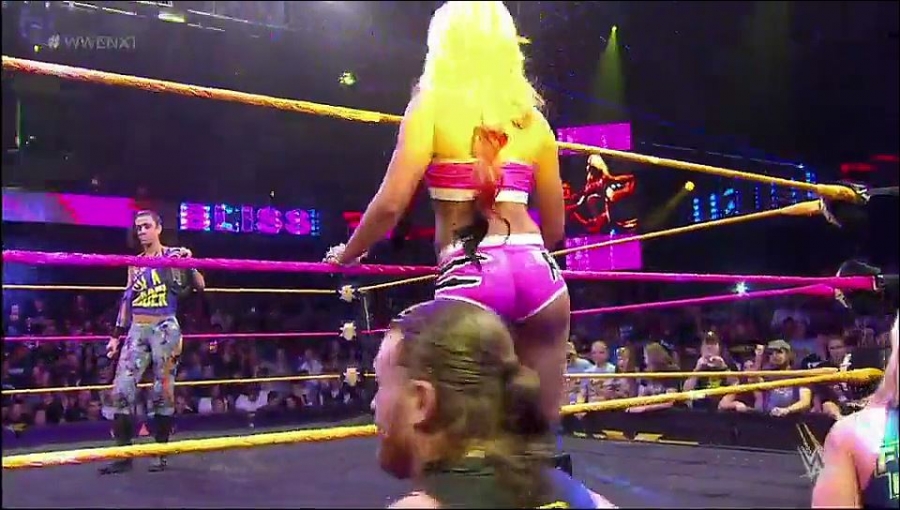 Bayley___Alexa_Bliss_Segment_mp4_20161203_012842_827.jpg