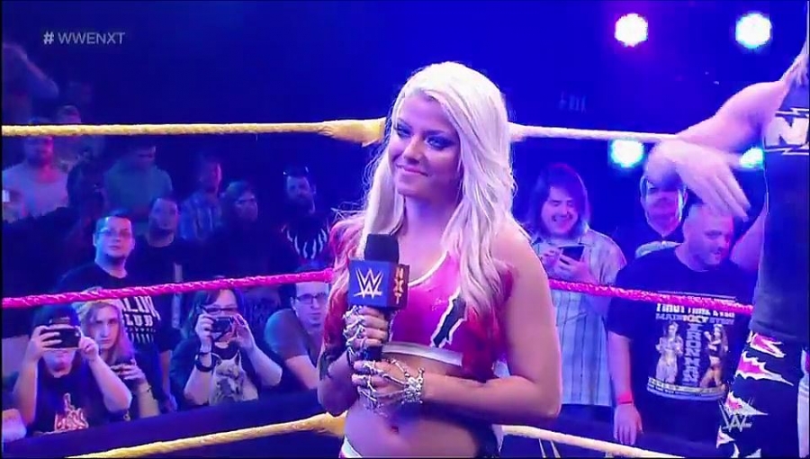 Bayley___Alexa_Bliss_Segment_mp4_20161203_012901_033.jpg