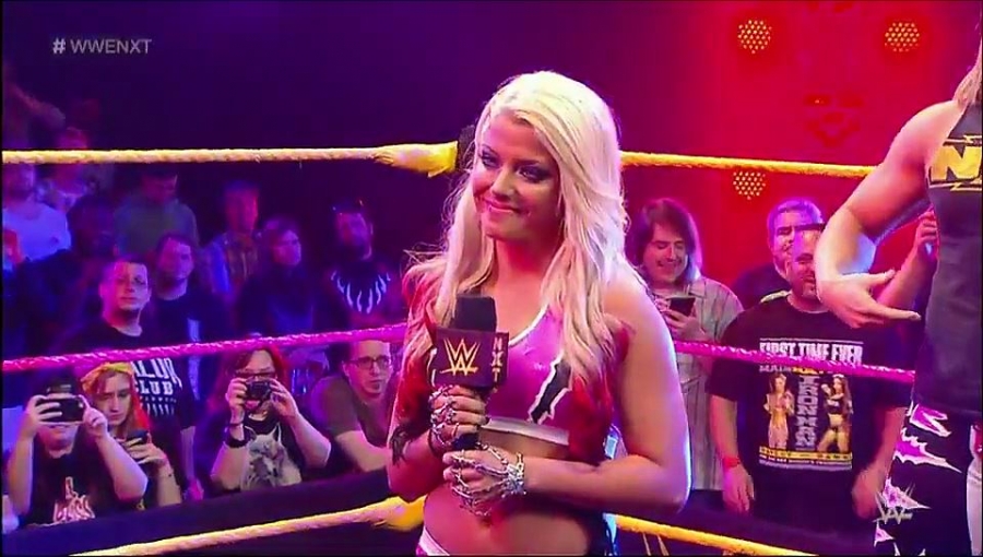 Bayley___Alexa_Bliss_Segment_mp4_20161203_012901_538.jpg