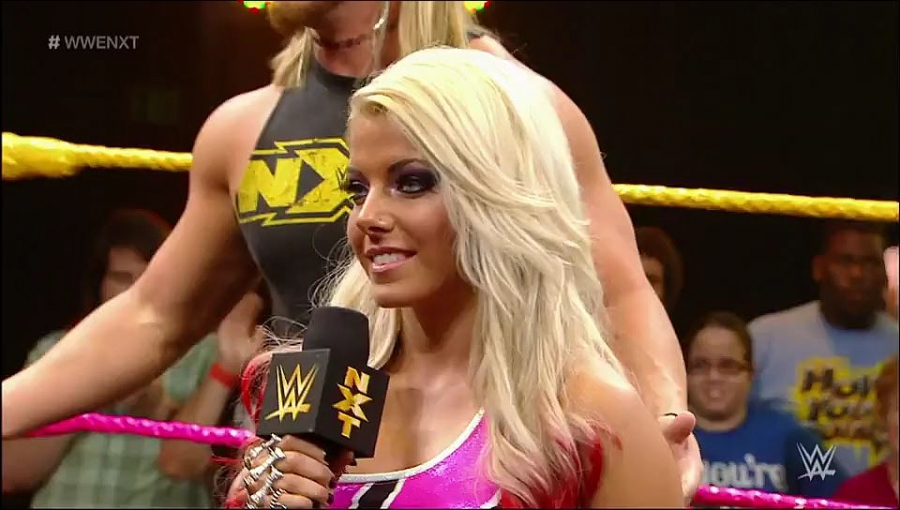 Bayley___Alexa_Bliss_Segment_mp4_20161203_012908_869.jpg