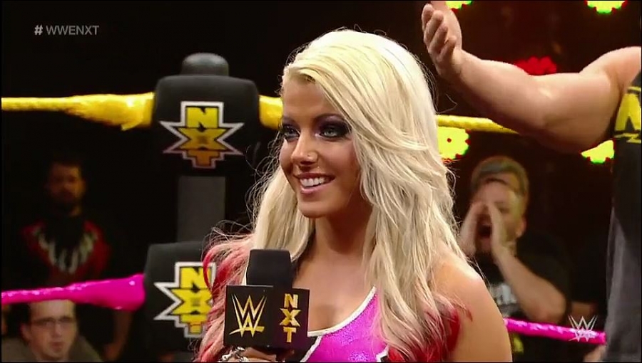 Bayley___Alexa_Bliss_Segment_mp4_20161203_012910_405.jpg