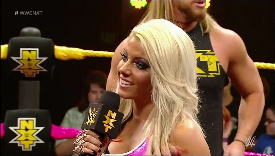 Bayley___Alexa_Bliss_Segment_mp4_20161203_012916_347.jpg