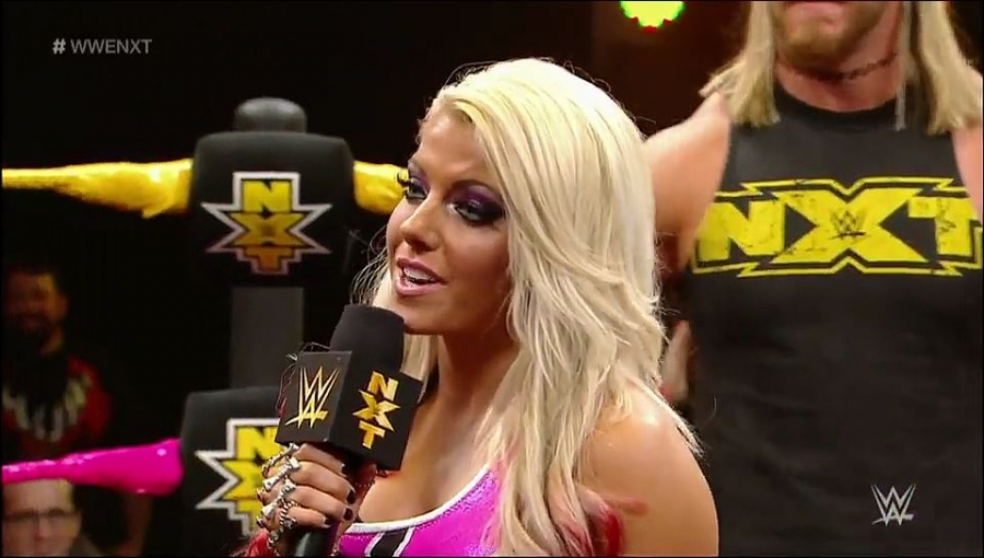 Bayley___Alexa_Bliss_Segment_mp4_20161203_012917_458.jpg