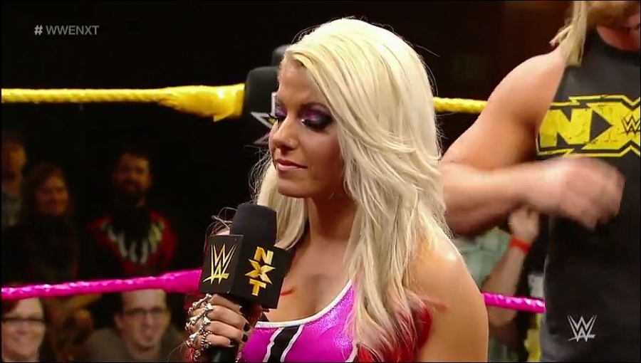 Bayley___Alexa_Bliss_Segment_mp4_20161203_012919_562.jpg