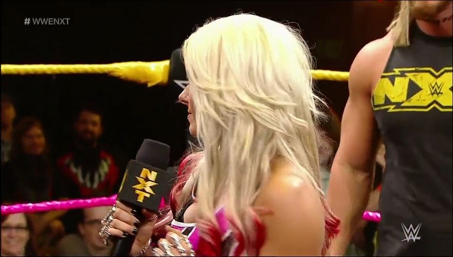 Bayley___Alexa_Bliss_Segment_mp4_20161203_012920_009.jpg