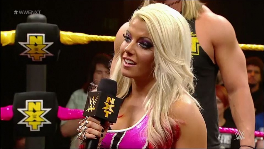 Bayley___Alexa_Bliss_Segment_mp4_20161203_012924_547.jpg