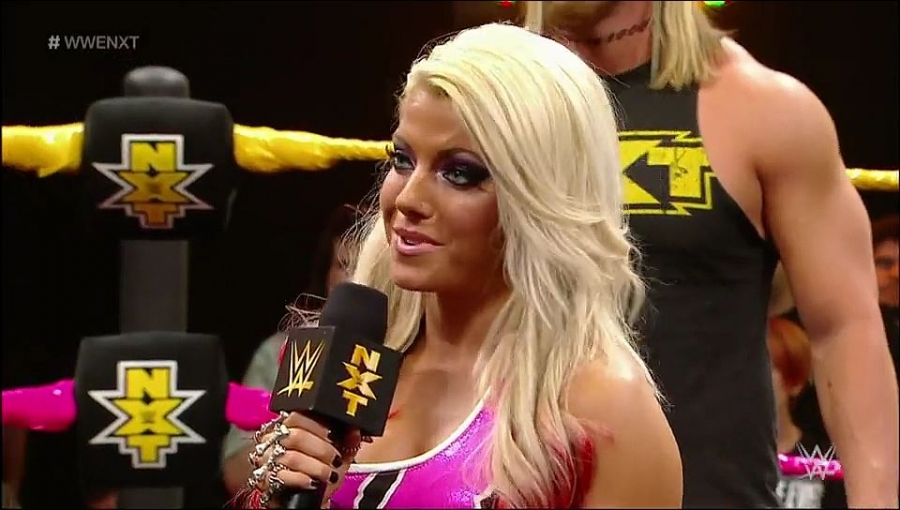 Bayley___Alexa_Bliss_Segment_mp4_20161203_012925_579.jpg