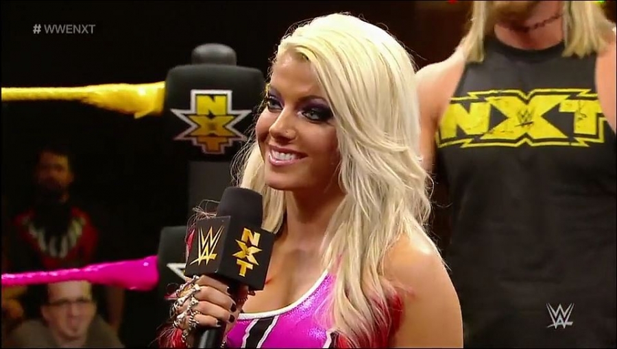 Bayley___Alexa_Bliss_Segment_mp4_20161203_012926_252.jpg