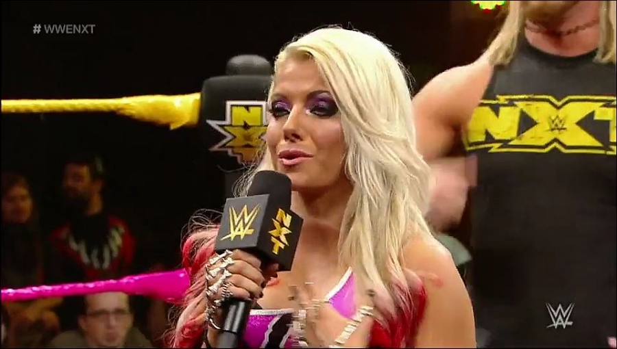 Bayley___Alexa_Bliss_Segment_mp4_20161203_012929_147.jpg