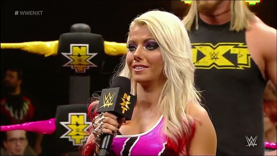 Bayley___Alexa_Bliss_Segment_mp4_20161203_012929_560.jpg