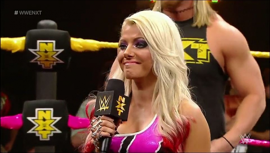 Bayley___Alexa_Bliss_Segment_mp4_20161203_012930_091.jpg