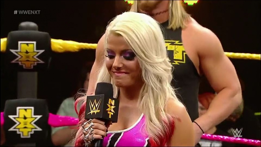 Bayley___Alexa_Bliss_Segment_mp4_20161203_012930_567.jpg