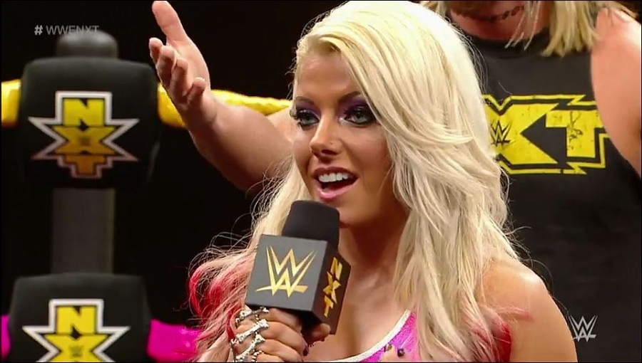 Bayley___Alexa_Bliss_Segment_mp4_20161203_012944_603.jpg