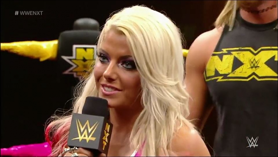 Bayley___Alexa_Bliss_Segment_mp4_20161203_012945_601.jpg