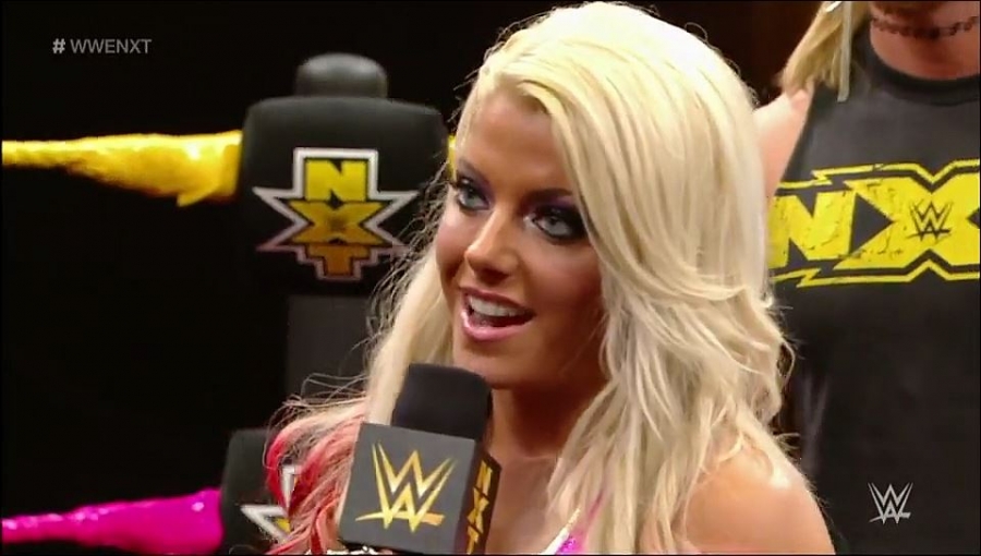 Bayley___Alexa_Bliss_Segment_mp4_20161203_012946_321.jpg