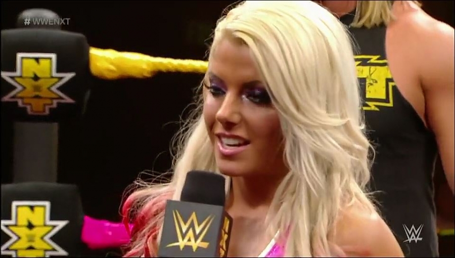 Bayley___Alexa_Bliss_Segment_mp4_20161203_012947_403.jpg