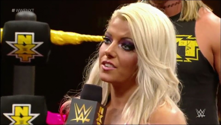 Bayley___Alexa_Bliss_Segment_mp4_20161203_012947_961.jpg