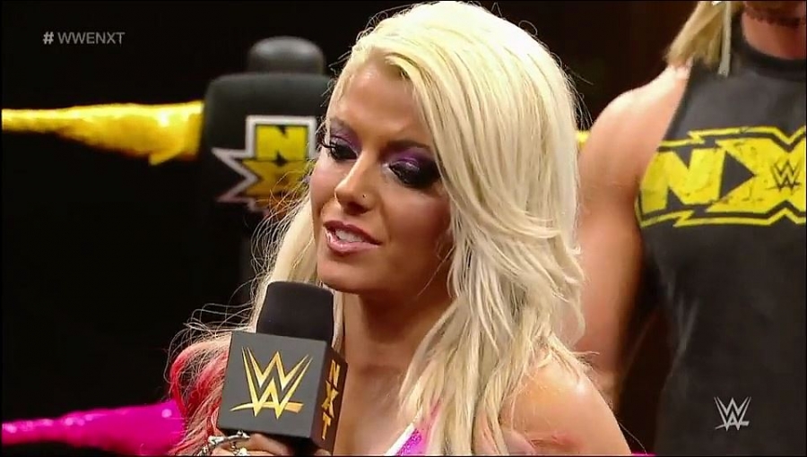 Bayley___Alexa_Bliss_Segment_mp4_20161203_012949_680.jpg