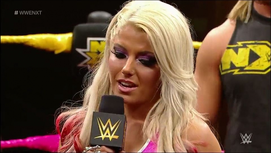 Bayley___Alexa_Bliss_Segment_mp4_20161203_012950_318.jpg