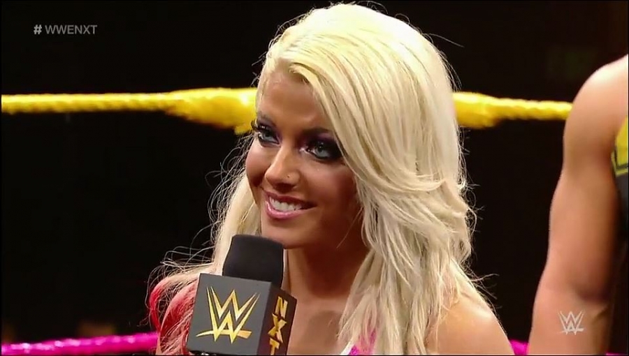 Bayley___Alexa_Bliss_Segment_mp4_20161203_012955_325.jpg