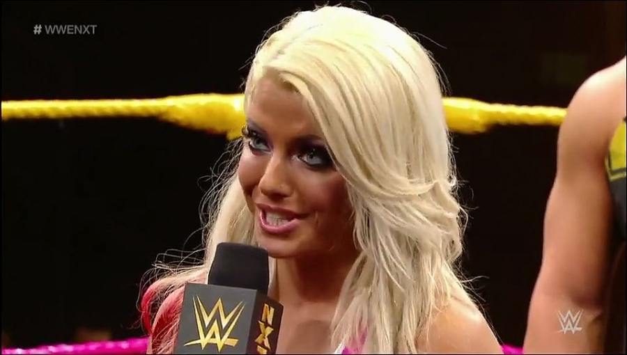 Bayley___Alexa_Bliss_Segment_mp4_20161203_012956_396.jpg