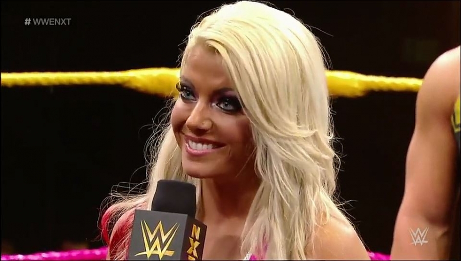 Bayley___Alexa_Bliss_Segment_mp4_20161203_012956_932.jpg