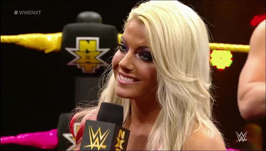 Bayley___Alexa_Bliss_Segment_mp4_20161203_013002_223.jpg