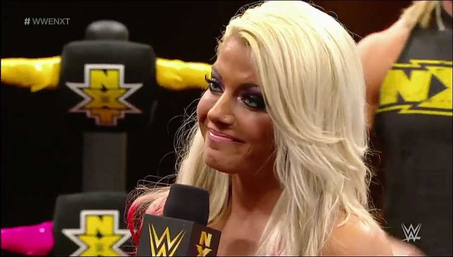 Bayley___Alexa_Bliss_Segment_mp4_20161203_013002_594.jpg