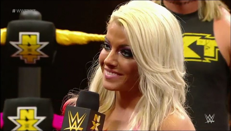 Bayley___Alexa_Bliss_Segment_mp4_20161203_013003_236.jpg