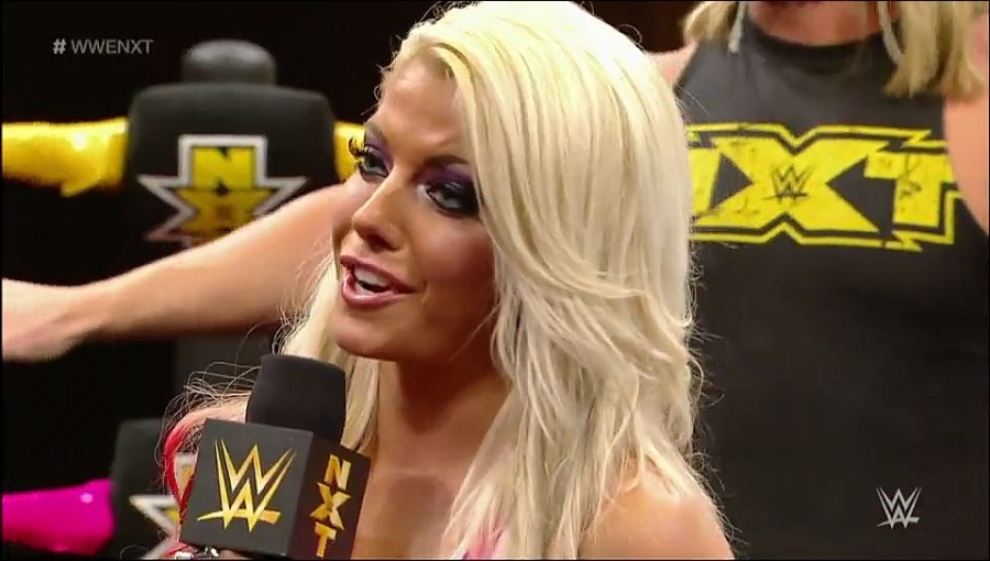 Bayley___Alexa_Bliss_Segment_mp4_20161203_013004_216.jpg