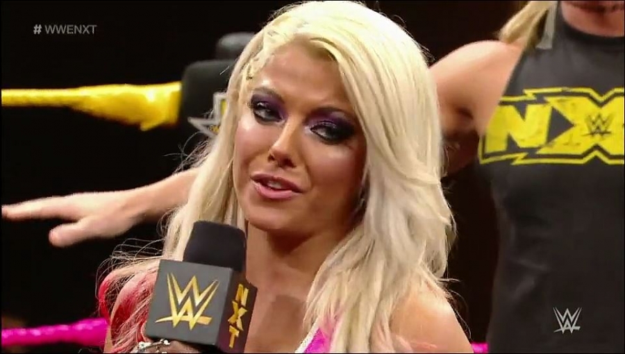 Bayley___Alexa_Bliss_Segment_mp4_20161203_013004_707.jpg