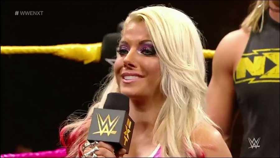 Bayley___Alexa_Bliss_Segment_mp4_20161203_013010_885.jpg