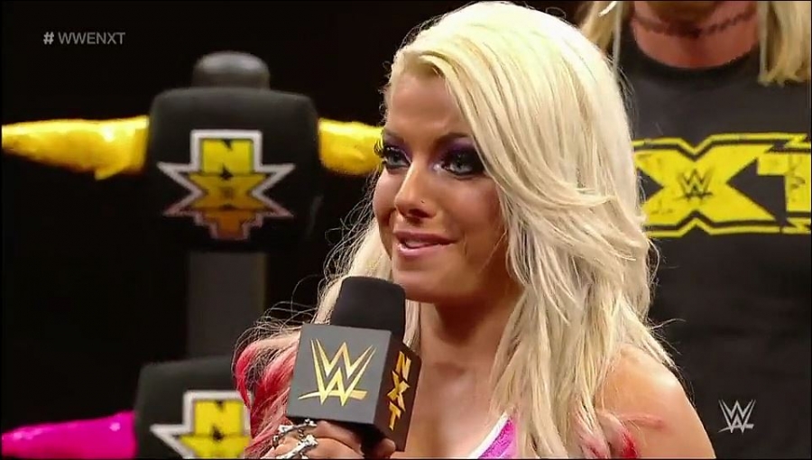 Bayley___Alexa_Bliss_Segment_mp4_20161203_013011_726.jpg