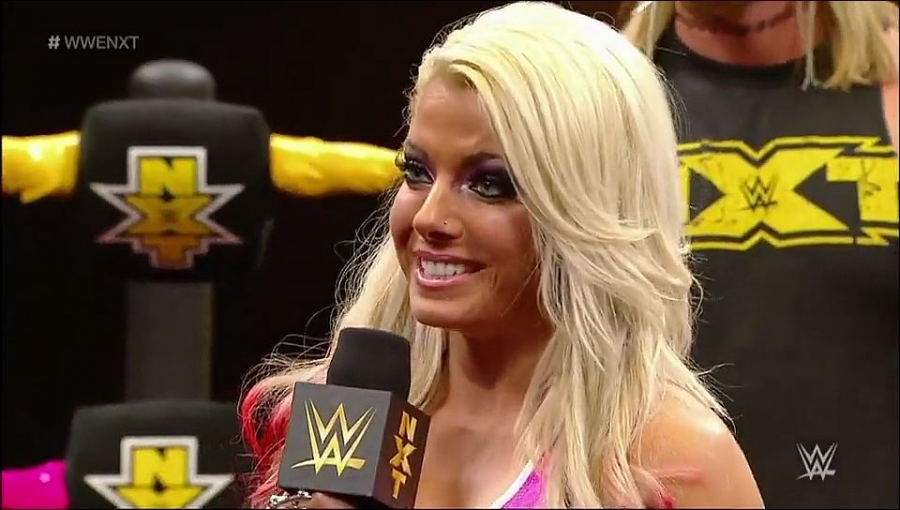 Bayley___Alexa_Bliss_Segment_mp4_20161203_013012_287.jpg