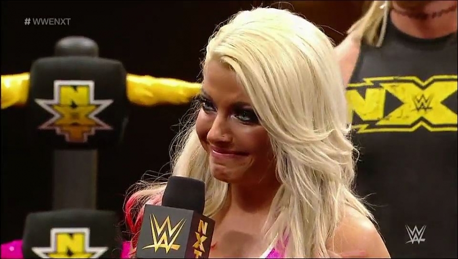 Bayley___Alexa_Bliss_Segment_mp4_20161203_013012_754.jpg