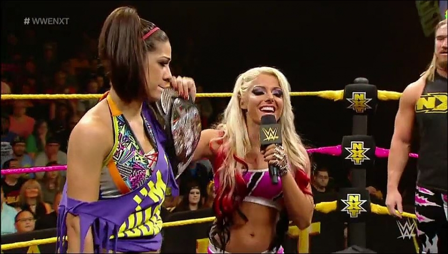 Bayley___Alexa_Bliss_Segment_mp4_20161203_013016_005.jpg