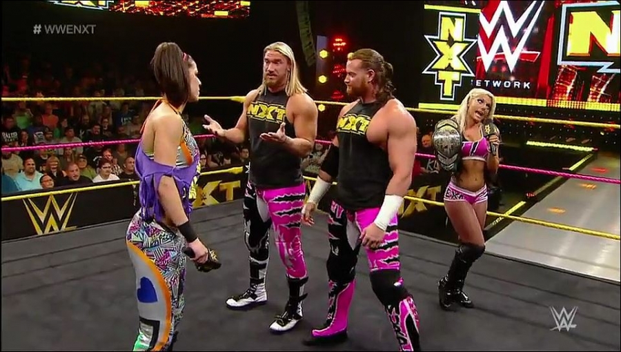 Bayley___Alexa_Bliss_Segment_mp4_20161203_013036_737.jpg