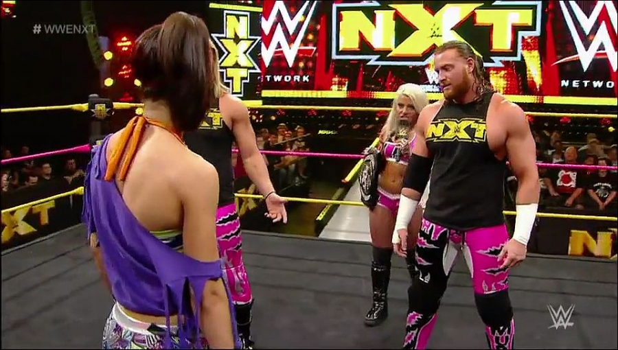 Bayley___Alexa_Bliss_Segment_mp4_20161203_013058_543.jpg