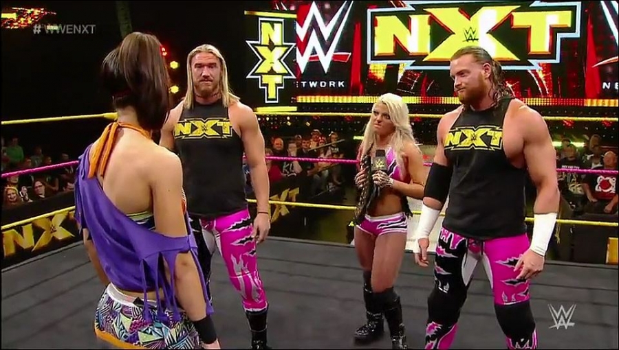 Bayley___Alexa_Bliss_Segment_mp4_20161203_013101_469.jpg