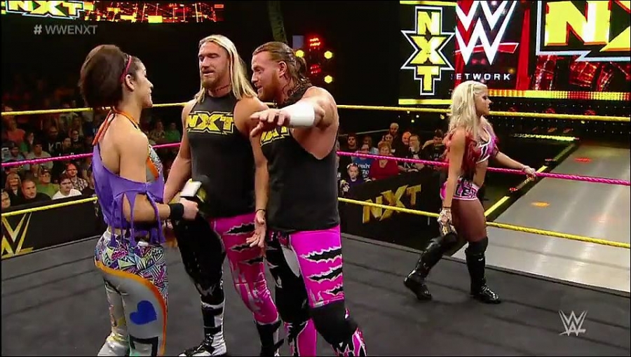 Bayley___Alexa_Bliss_Segment_mp4_20161203_013108_199.jpg