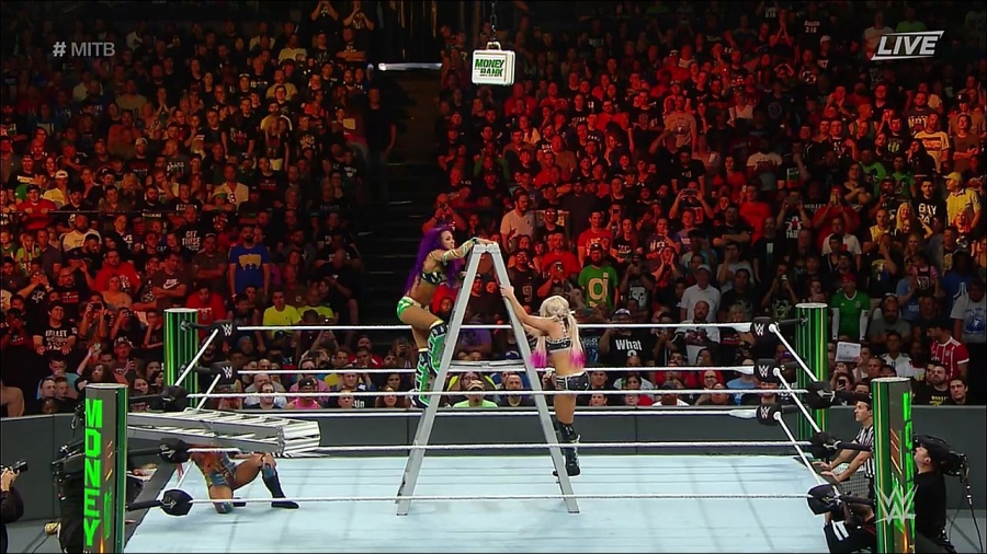 MITB2018_mp4_010610651.jpg