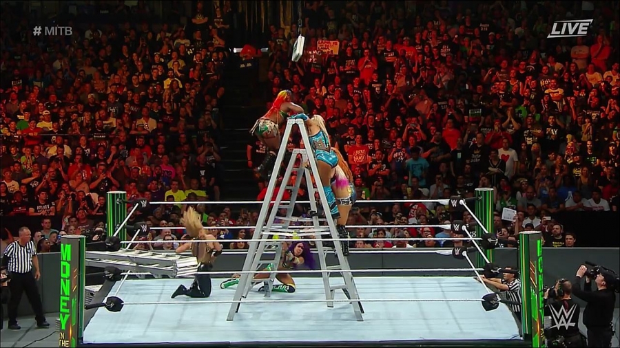 MITB2018_mp4_010690953.jpg