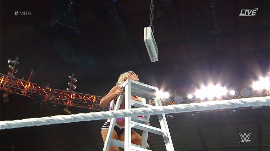 MITB2018_mp4_011037300.jpg