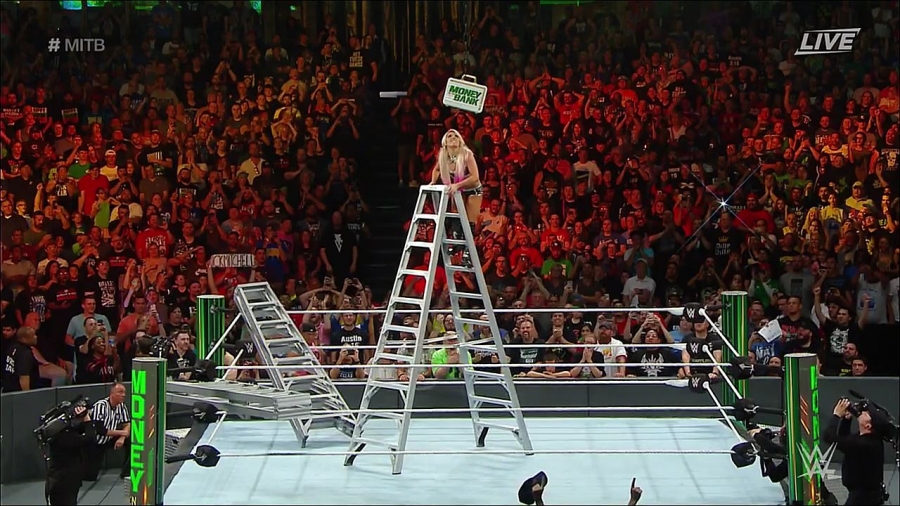 MITB2018_mp4_011038777.jpg