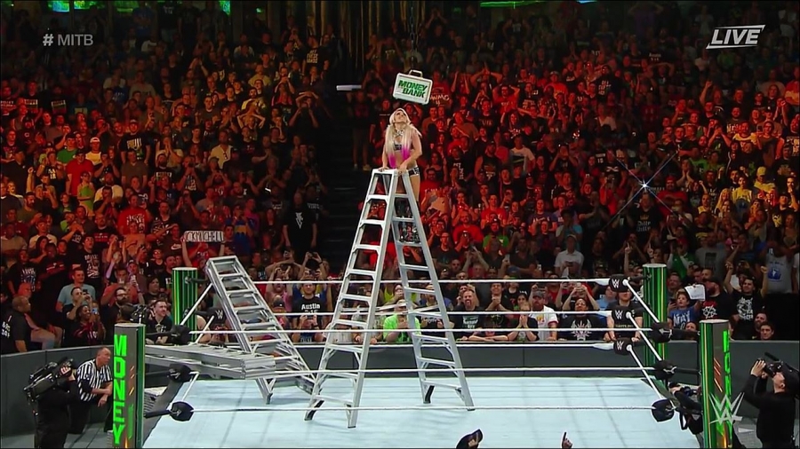 MITB2018_mp4_011039390.jpg