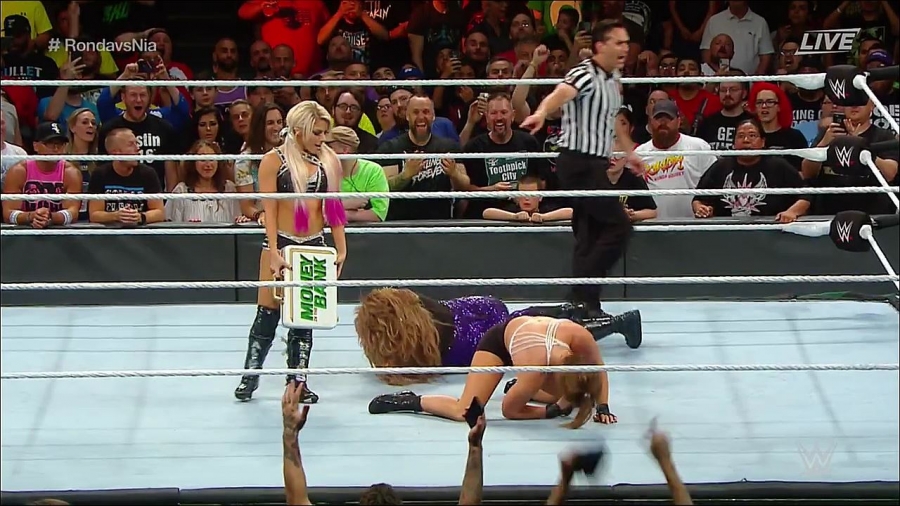 MITB2018_mp4_018135544.jpg