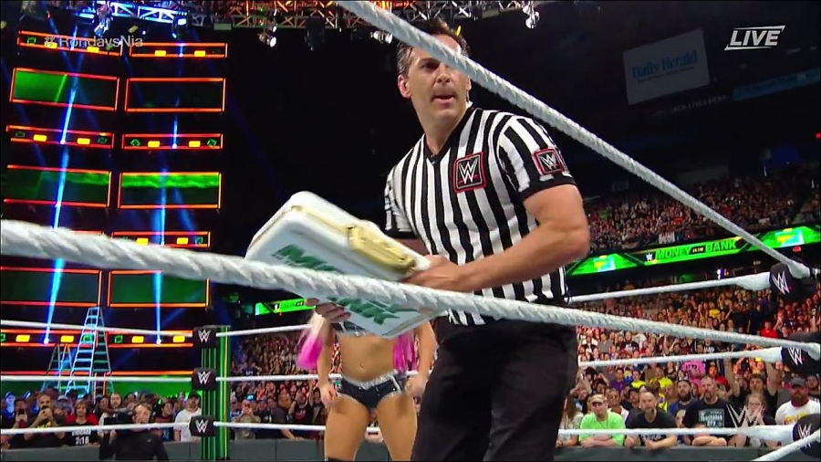 MITB2018_mp4_018212376.jpg