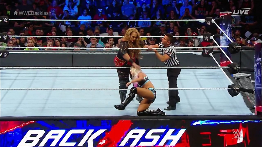 WWE_Backlash_2018_PPV_720p_WEB_h264-HEEL_mp4_002310611.jpg